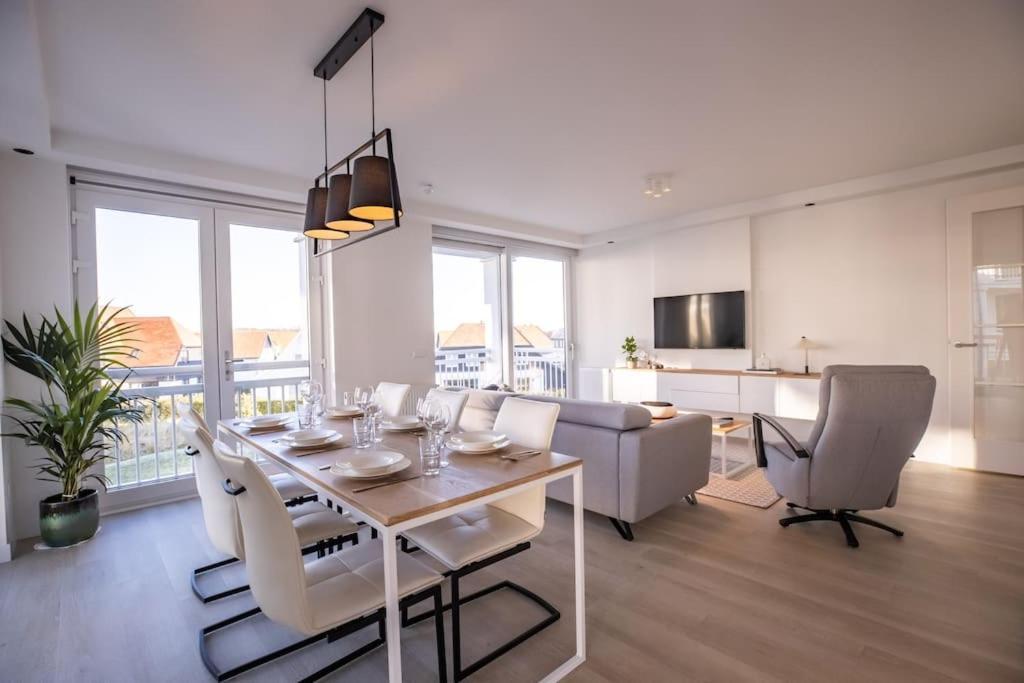 Home Away, Light And Bright Кадзанд Екстериор снимка