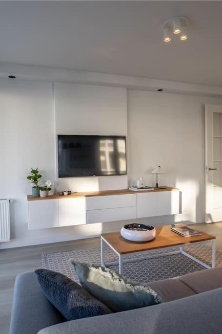 Home Away, Light And Bright Кадзанд Екстериор снимка
